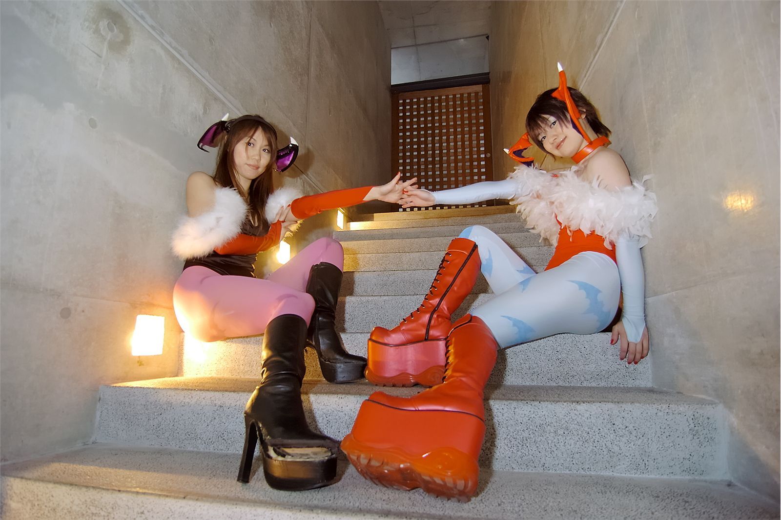 [Cosplay] 2013.04.08 Hot Lilith and Morrigan sexy Cosplay